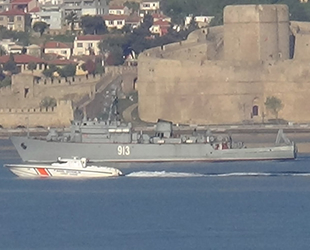 Rus savaş gemisi, Çanakkale Boğazı’ndan geçti