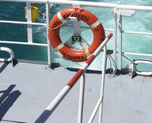 Rahatsızlanan gemi personeli İstanbul'da tahliye edildi