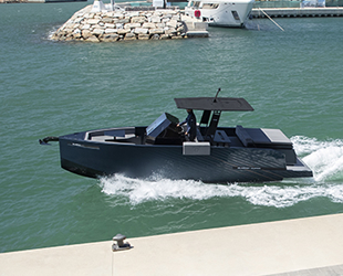 CUPRA tasarımlı yat D28 Formentor suya iniyor