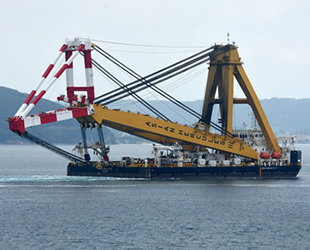 Asian Hercules-III isimli yüzer vinç, Çanakkale'ye ulaştı