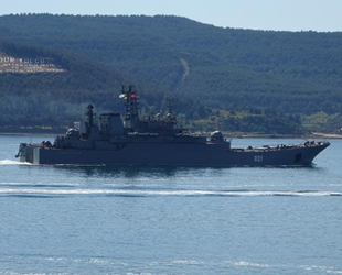 Rus savaş gemisi, Çanakkale Boğazı’ndan geçti
