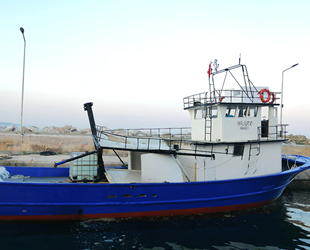 'Yavru Kurt 47' isimli tekne, Çanakkale Boğazı'nda arızalandı