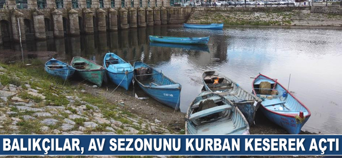 Beyşehir Gölü’nde balıkçılar, av sezonunu kurban keserek açtı