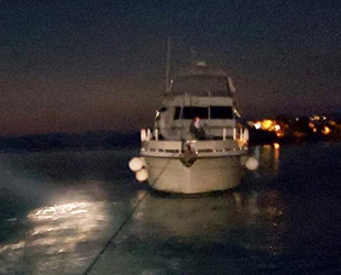 Fethiye’de arızalanan tekne sürüklendi