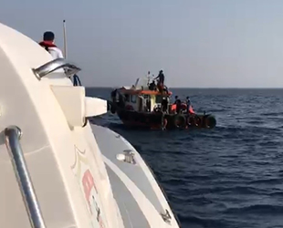 Didim açıklarında 21 düzensiz göçmen kurtarıldı