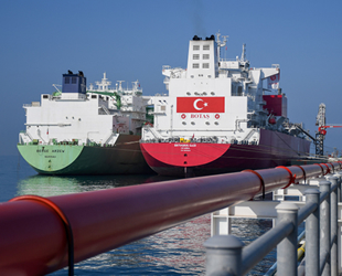 Ertuğrul Gazi FSRU gemisine ilk LNG nakli gerçekleştirildi