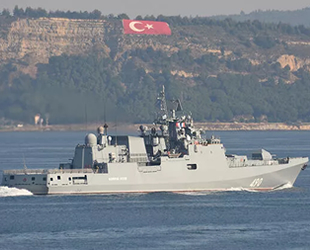 Rus savaş gemisi, Çanakkale Boğazı'ndan geçti