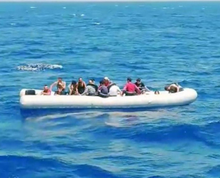 Marmaris açıklarında 19 düzensiz göçmen kurtarıldı