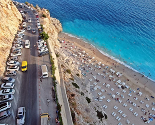 Kaputaş Plajı yerli ve yabancı turistlerin akınına uğradı