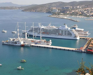 Kuşadası, kruvaziyer gemilerine hasret kaldı
