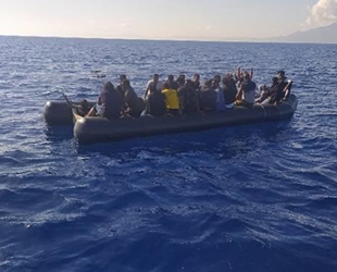 İzmir açıklarında 456 düzensiz göçmen kurtarıldı