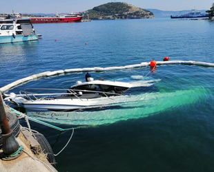 Erdek Limanı’nda lüks yat yanarak battı