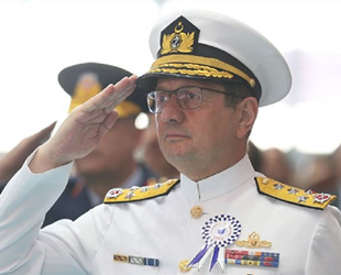 Deniz Kuvvetleri Komutanı Oramiral Adnan Özbal’ın görev süresi 1 yıl uzatıldı