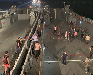 Milas'ta vatandaşlar, çıkarma gemileri ile tahliye ediliyor