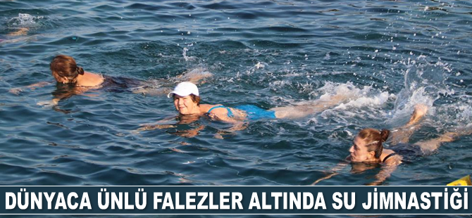 Antalya'da kadınlar, denizde su jimnastiği ile forma giriyor