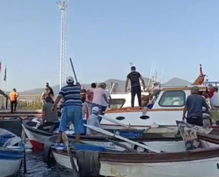 Sahil Güvenlik botu ile çatışan tekne battı: 5 yaralı