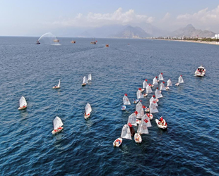 30 Ağustos Zafer Bayramı kutlamasında tekneler görsel şölen oluşturdu