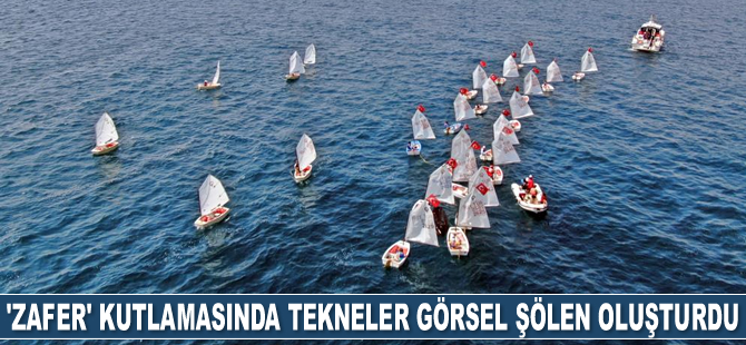 30 Ağustos Zafer Bayramı kutlamasında tekneler görsel şölen oluşturdu
