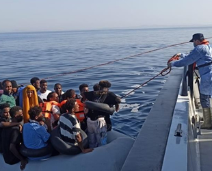 İzmir açıklarında 166 düzensiz göçmen kurtarıldı