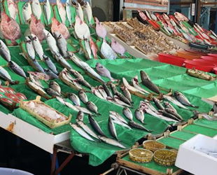 Kumkapı'daki balıkçı tezgahları boş kaldı