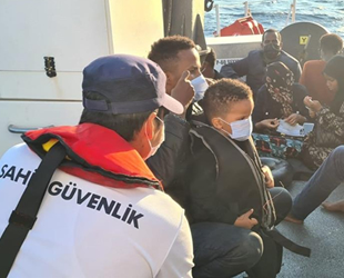 Kuşadası’nda 30 düzensiz göçmen kurtarıldı