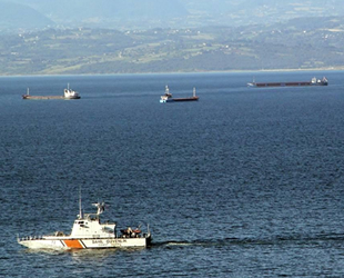 Onlarca gemi, rüzgar nedeniyle Sinop Doğal Limanı’na demir attı