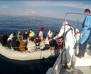 İzmir açıklarında 184 düzensiz göçmen kurtarıldı