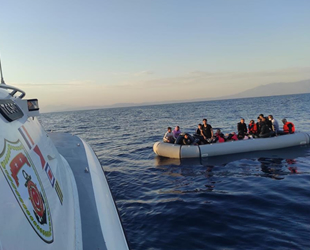 İzmir açıklarında 49 düzensiz göçmen kurtarıldı