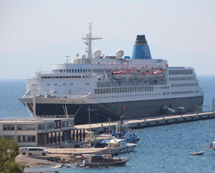 Blue Sapphire isimli yolcu gemisi, Bodrum’a geldi