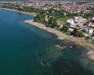 İznik Gölü'nde su çekildi, bazilika ortaya çıktı