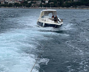 Kızkulesi açıklarında sürüklenen tekne kurtarıldı