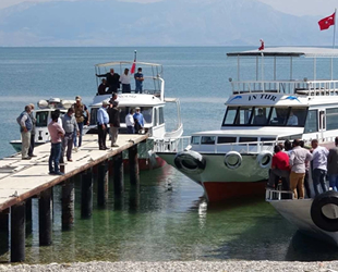 Van Gölü'ndeki tekne faciası davası ertelendi