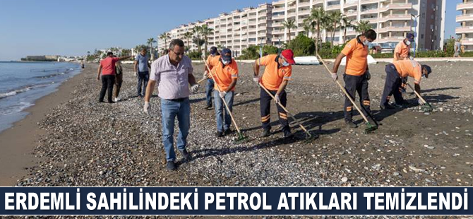 Suriye kaynaklı petrol atıkları, bu kez Erdemli sahilinde görüldü