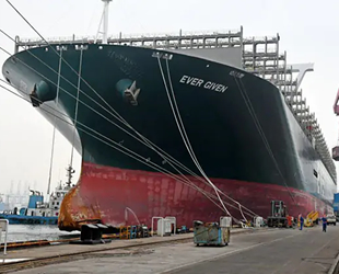 Ever Given konteyner gemisi bakıma alındı