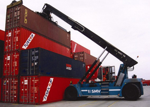 Alsancak Limanı'nda kalmar devrildi