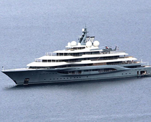 Yüzen saray Flying Fox, Bodrum’a demir attı