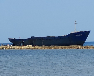 KKTC’de karaya oturan Chrisdul isimli gemi, parçalara ayrılarak kaldırılacak