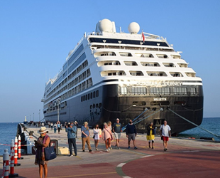 Kuşadası, kruvaziyer gemilerini ağırlamaya devam ediyor