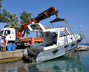 Datça'da fırtınada batan tekne, günler sonra çıkarıldı
