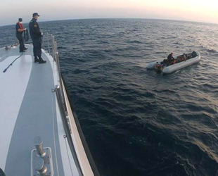 Kuşadası açıklarında 34 düzensiz göçmen kurtarıldı