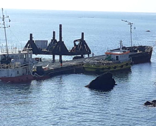 VERA SU gemisinde yük boşaltma çalışmaları sürüyor