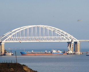 Rusya, Azak Denizi'ndeki Ukrayna limanlarına geçmek isteyen gemileri engelliyor