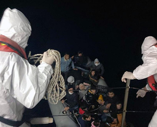 Marmaris açıklarında 21 düzensiz göçmen kurtarıldı