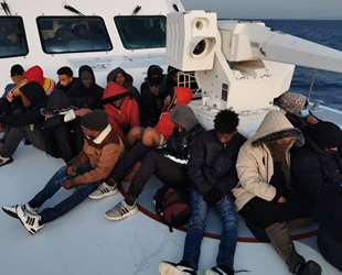 Marmaris açıklarında 21 düzensiz göçmen kurtarıldı