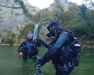 Ilıca Şelalesi'nin döküldüğü noktaya tüple dalış yapıldı