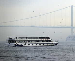 İstanbul Boğazı gemi geçişlerine yeniden açıldı