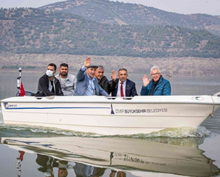 İzmir Büyükşehir Belediyesi, Beydağ Su Ürünleri'ne 2 adet tekne hibe etti