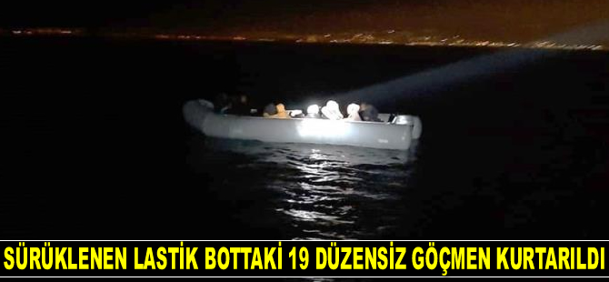 Kuşadası’nda sürüklenen lastik bottaki 19 düzensiz göçmen kurtarıldı