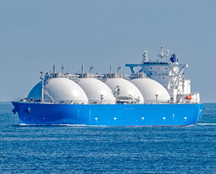 Katar, LNG gemi filosunu genişletiyor