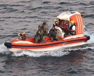 İranlı balıkçıların imdadına ABD Donanması yetişti